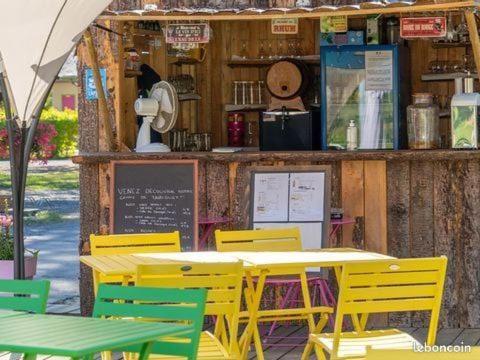 Oh! Campings - Camping Paradis A L'Ombre Des Tilleuls Peyrouse Eksteriør billede